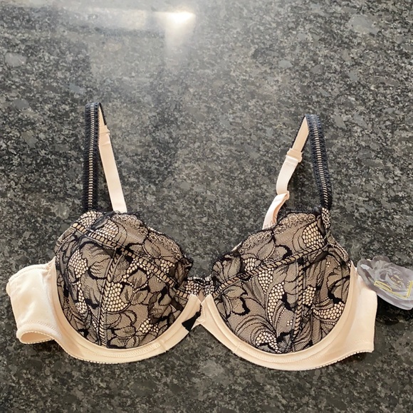 Women’s bra - Picture 1 of 3